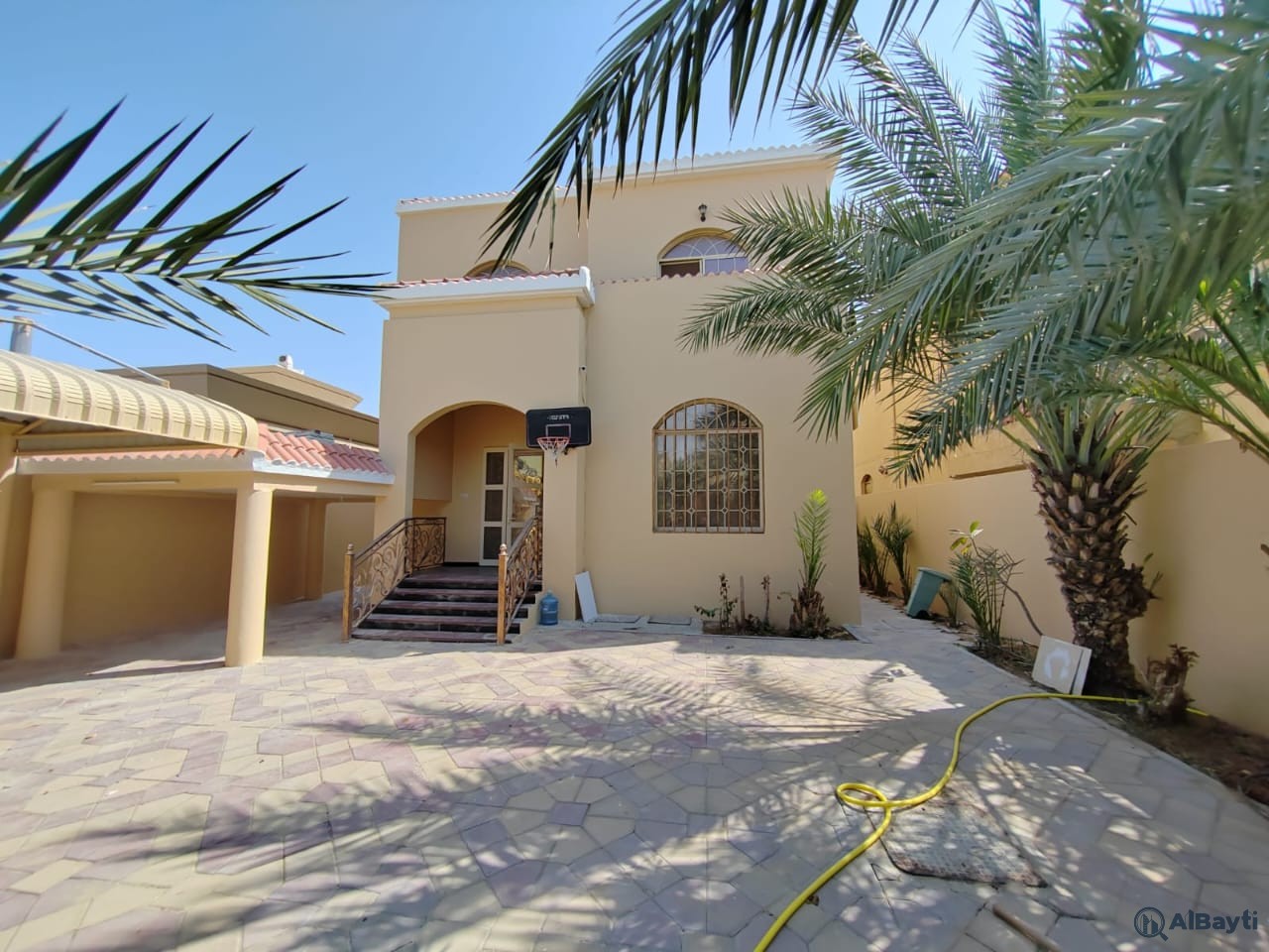 5 Master Bedrooms, Near Main Road, Big Yard, Excellent Location, Best Price.-2